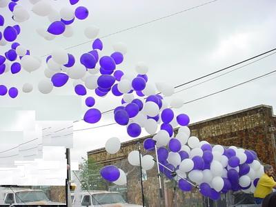 150 adet u�an balon sal�vermek