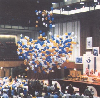 250 adet balon ya�muru hizmeti